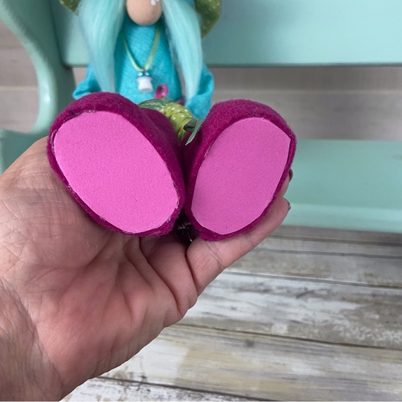 🚫SOLD🚫Tie Dye Hippie Gnome Girl Shelf Sitter Home Decor Hat Bendable Arms Legs - Picture 13 of 13